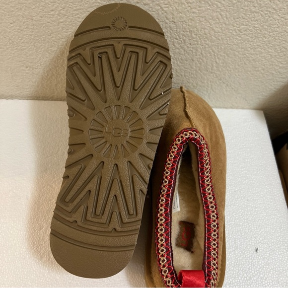 UGG Tan Slippers with Red Trim - Picture 10 of 12